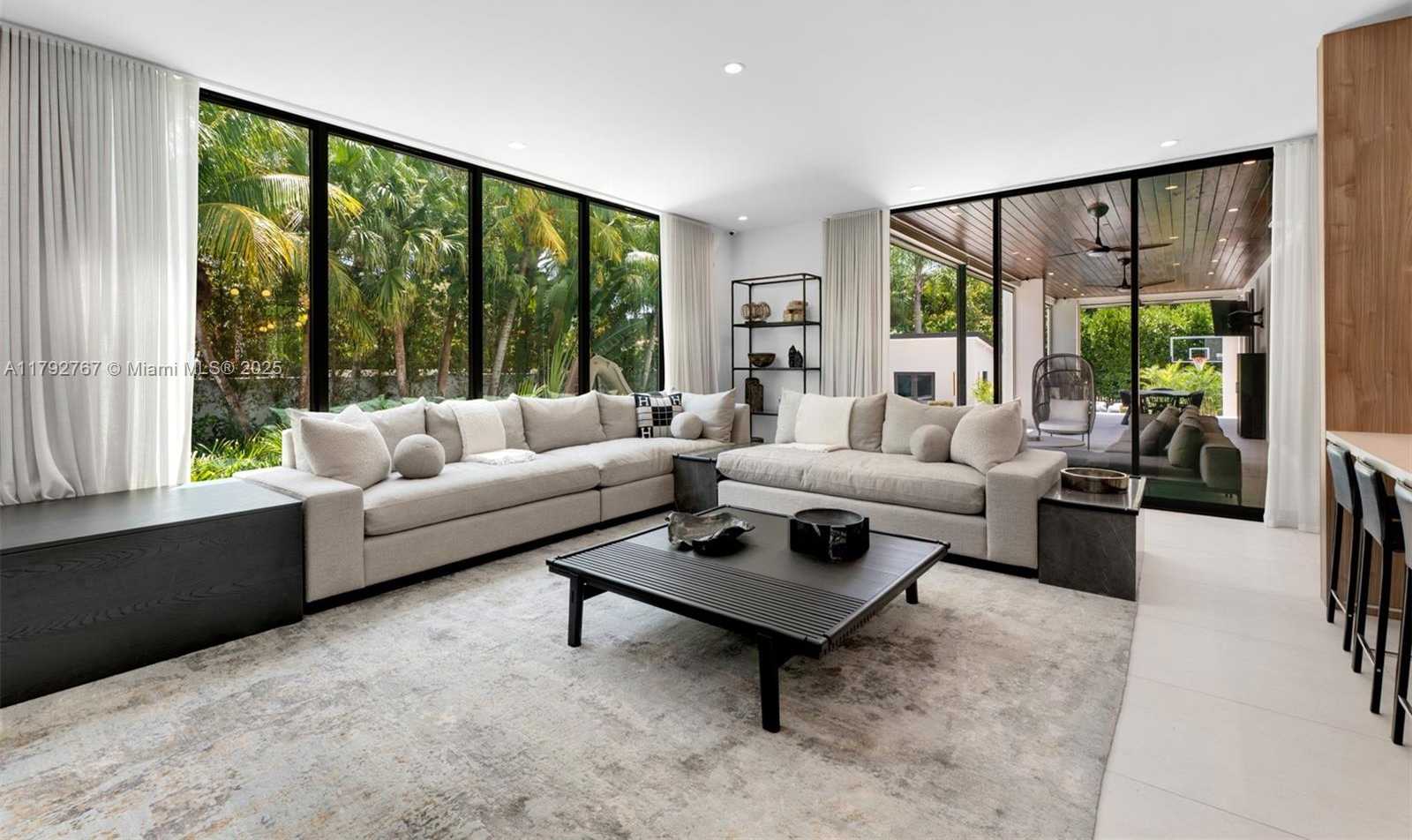 Small Image of 13180 OLD CUTLER RD, Pinecrest Number 14