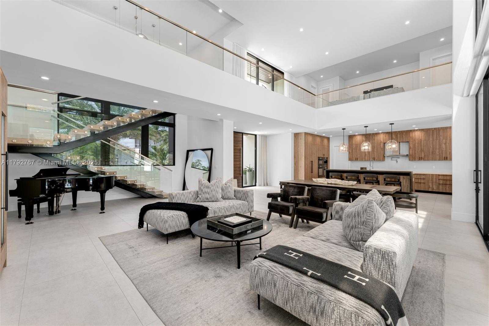 Small Image of 13180 OLD CUTLER RD, Pinecrest Number 17