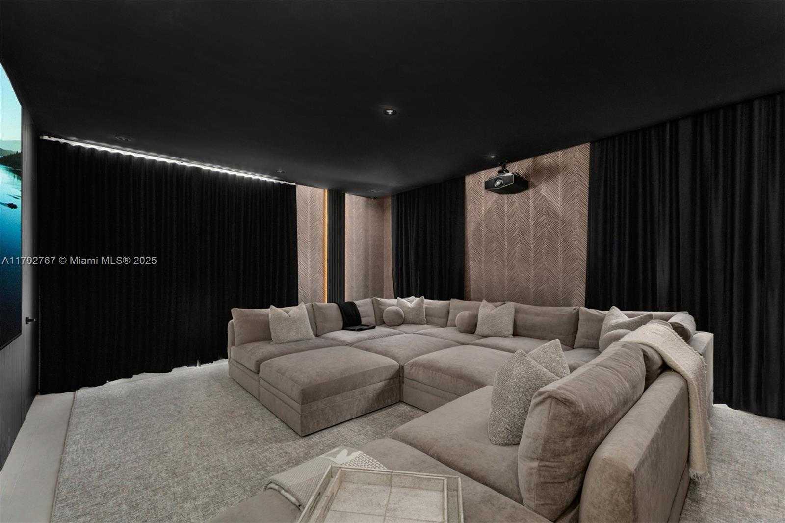 Small Image of 13180 OLD CUTLER RD, Pinecrest Number 19