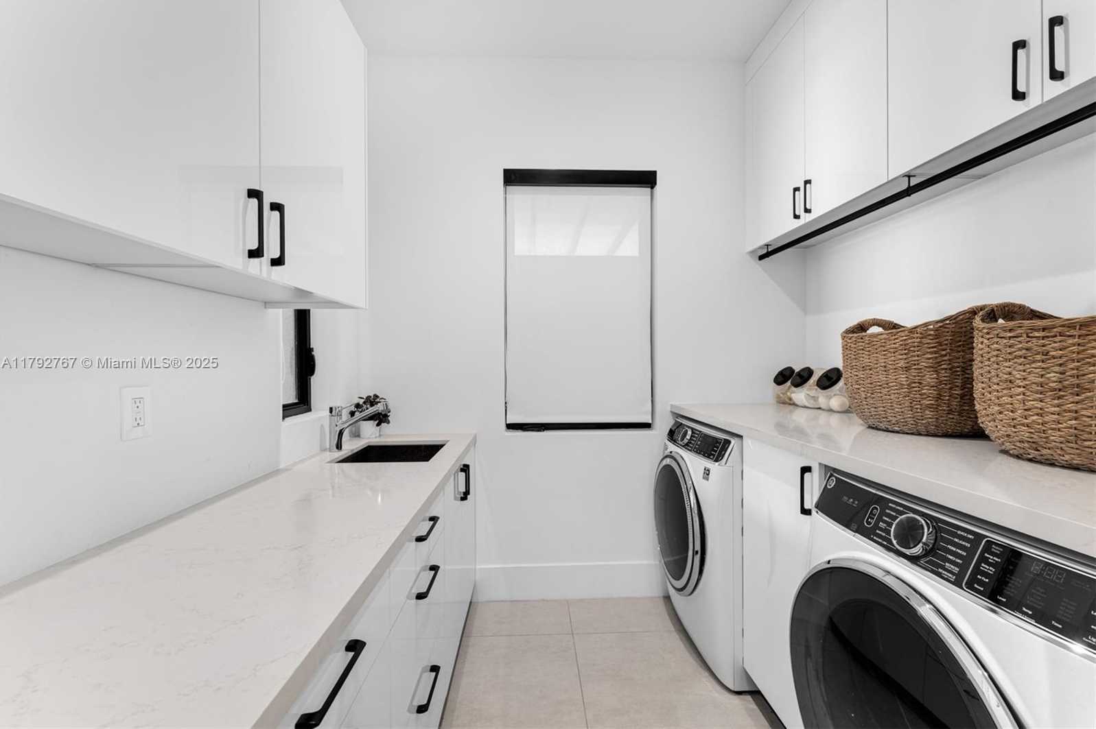 Small Image of 13180 OLD CUTLER RD, Pinecrest Number 24