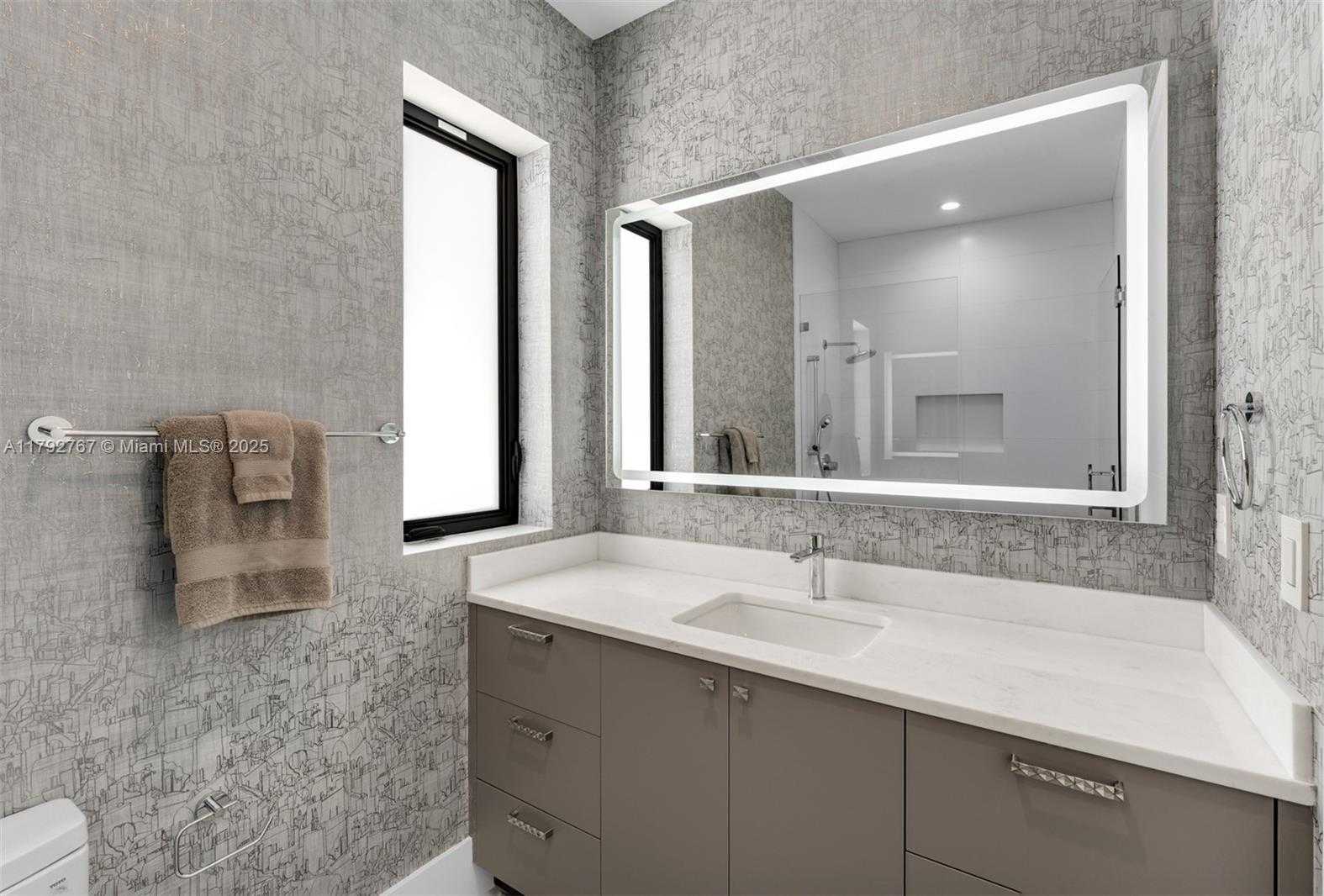 Small Image of 13180 OLD CUTLER RD, Pinecrest Number 35