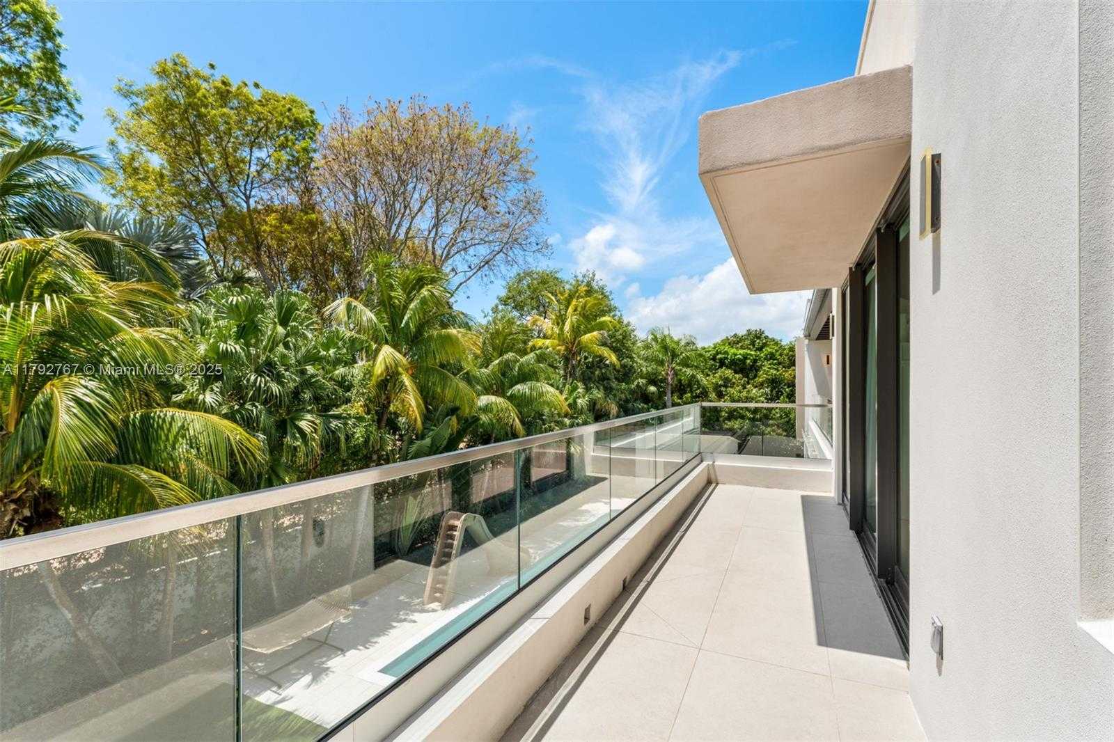 Small Image of 13180 OLD CUTLER RD, Pinecrest Number 38