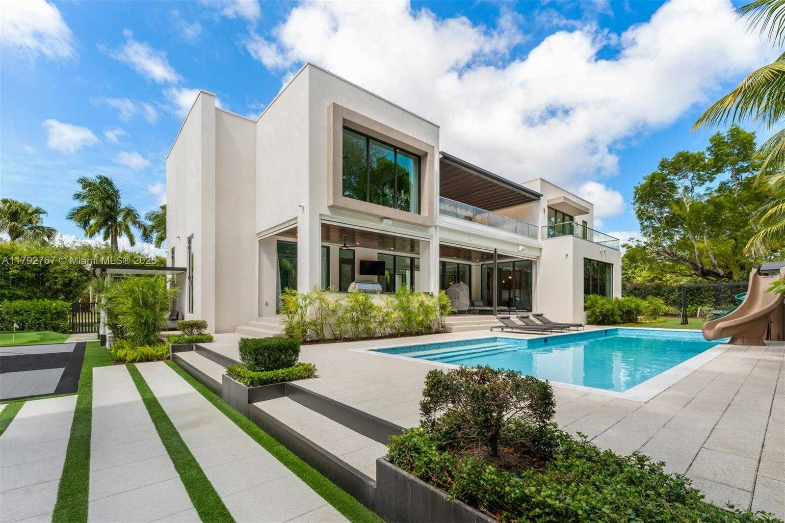 Small Image of 13180 OLD CUTLER RD, Pinecrest Number 41