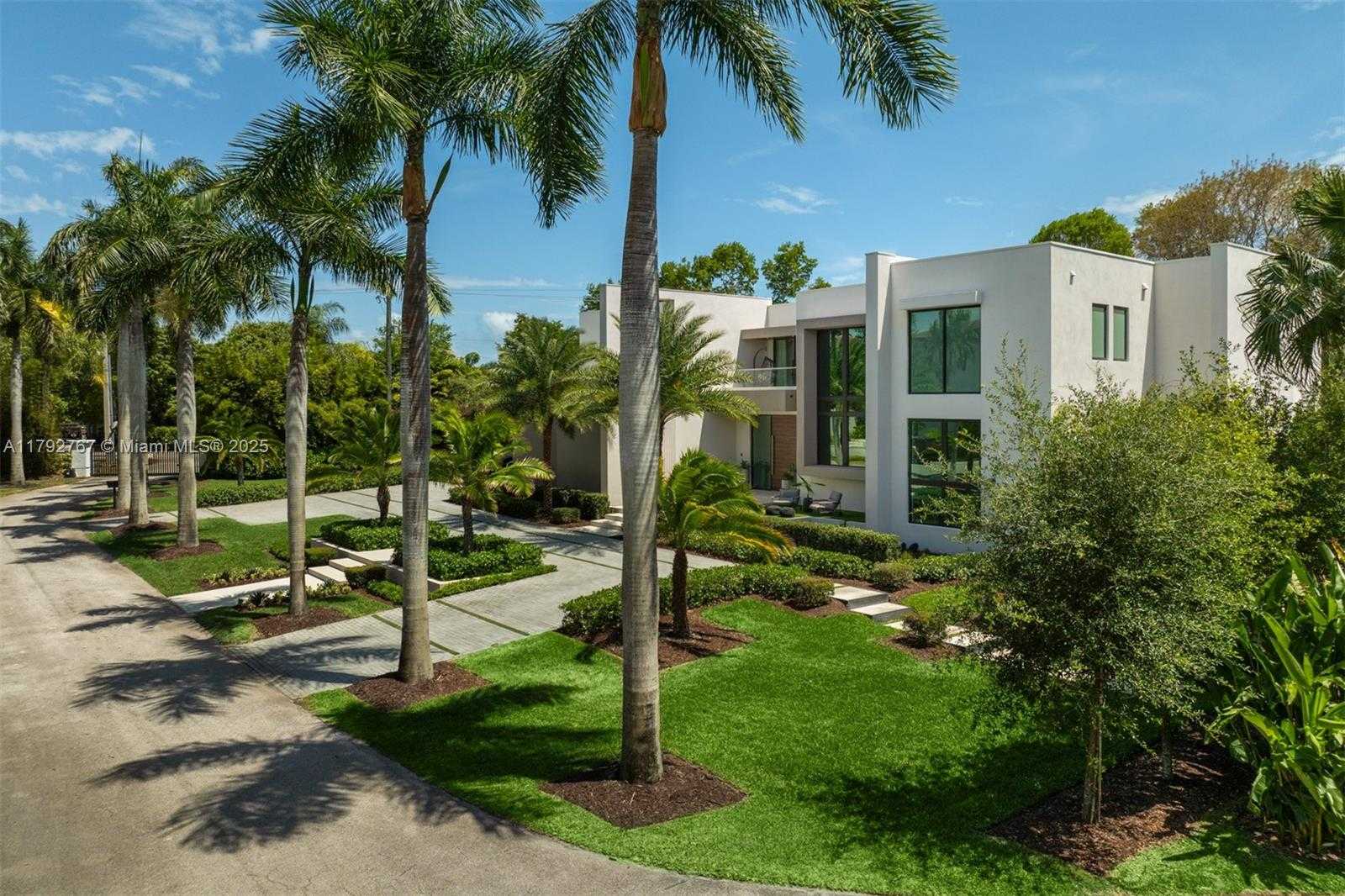 Small Image of 13180 OLD CUTLER RD, Pinecrest Number 51