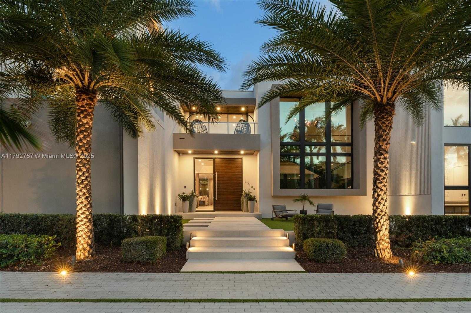 Small Image of 13180 OLD CUTLER RD, Pinecrest Number 59