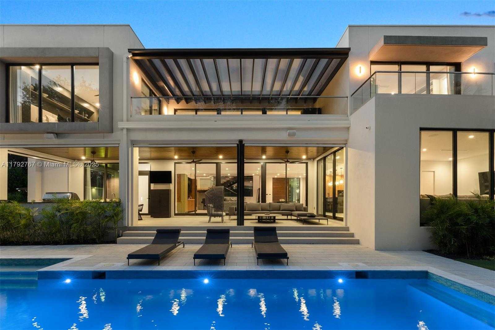 Small Image of 13180 OLD CUTLER RD, Pinecrest Number 6