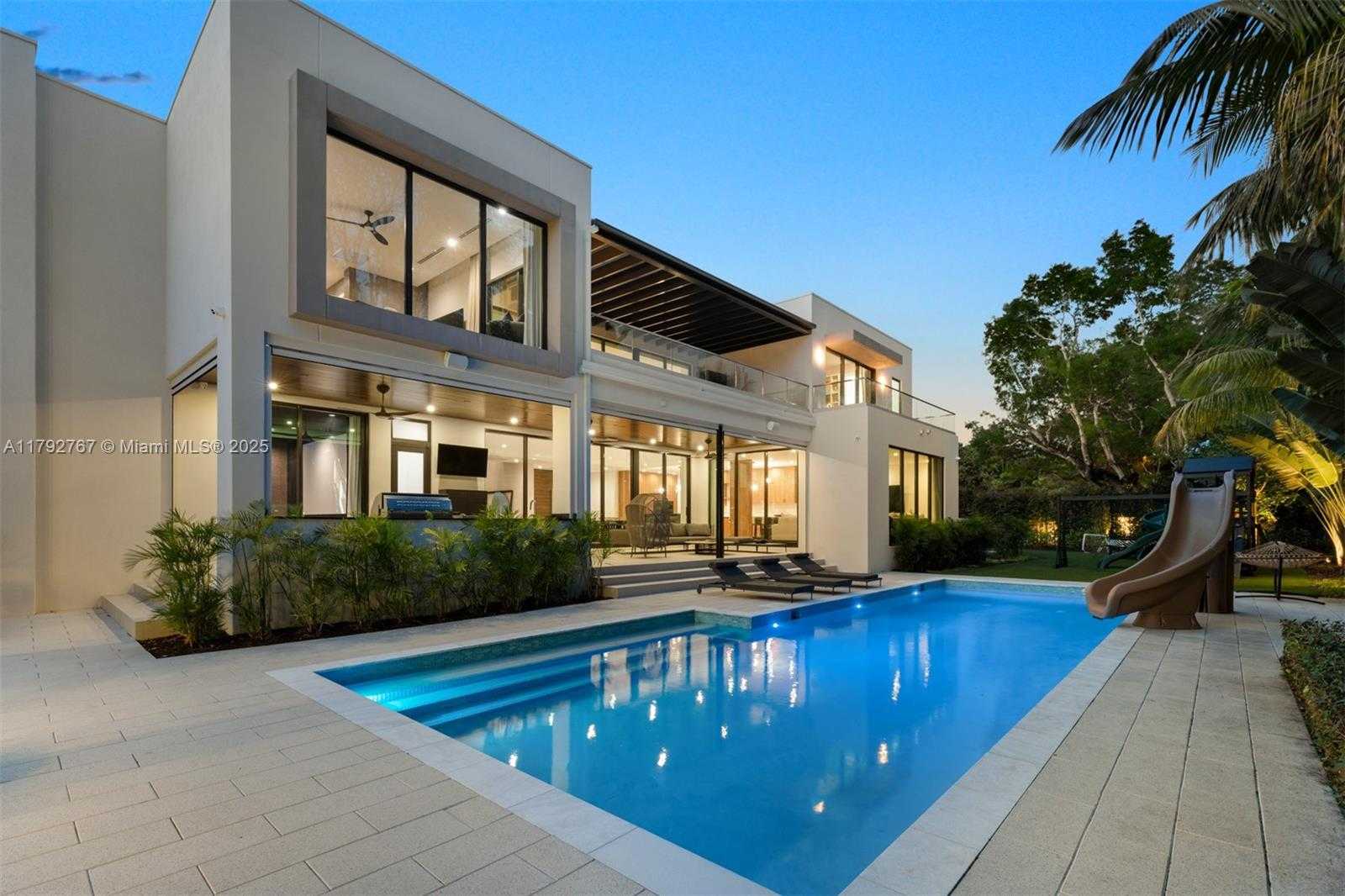 Small Image of 13180 OLD CUTLER RD, Pinecrest Number 60