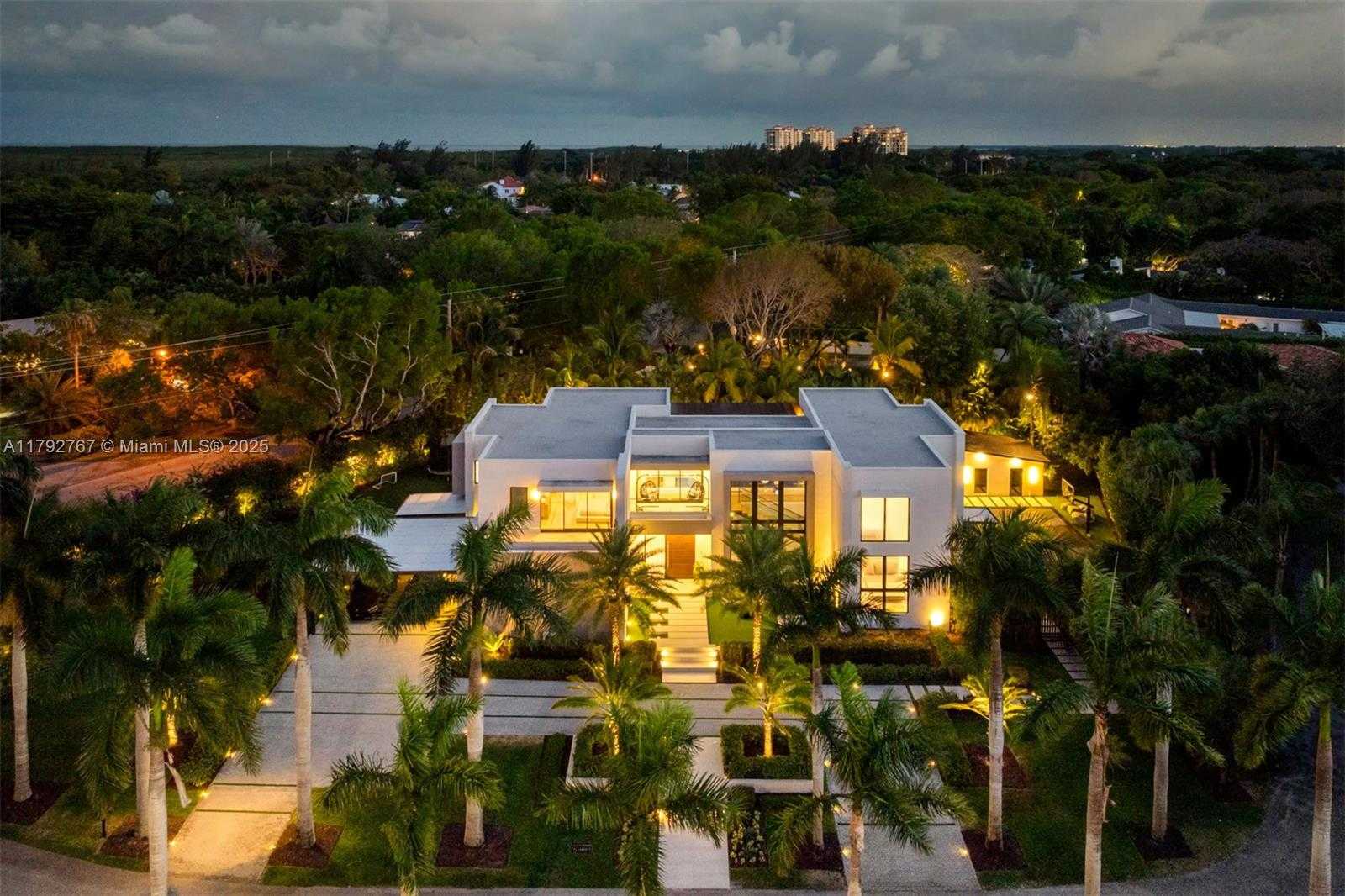 Small Image of 13180 OLD CUTLER RD, Pinecrest Number 65