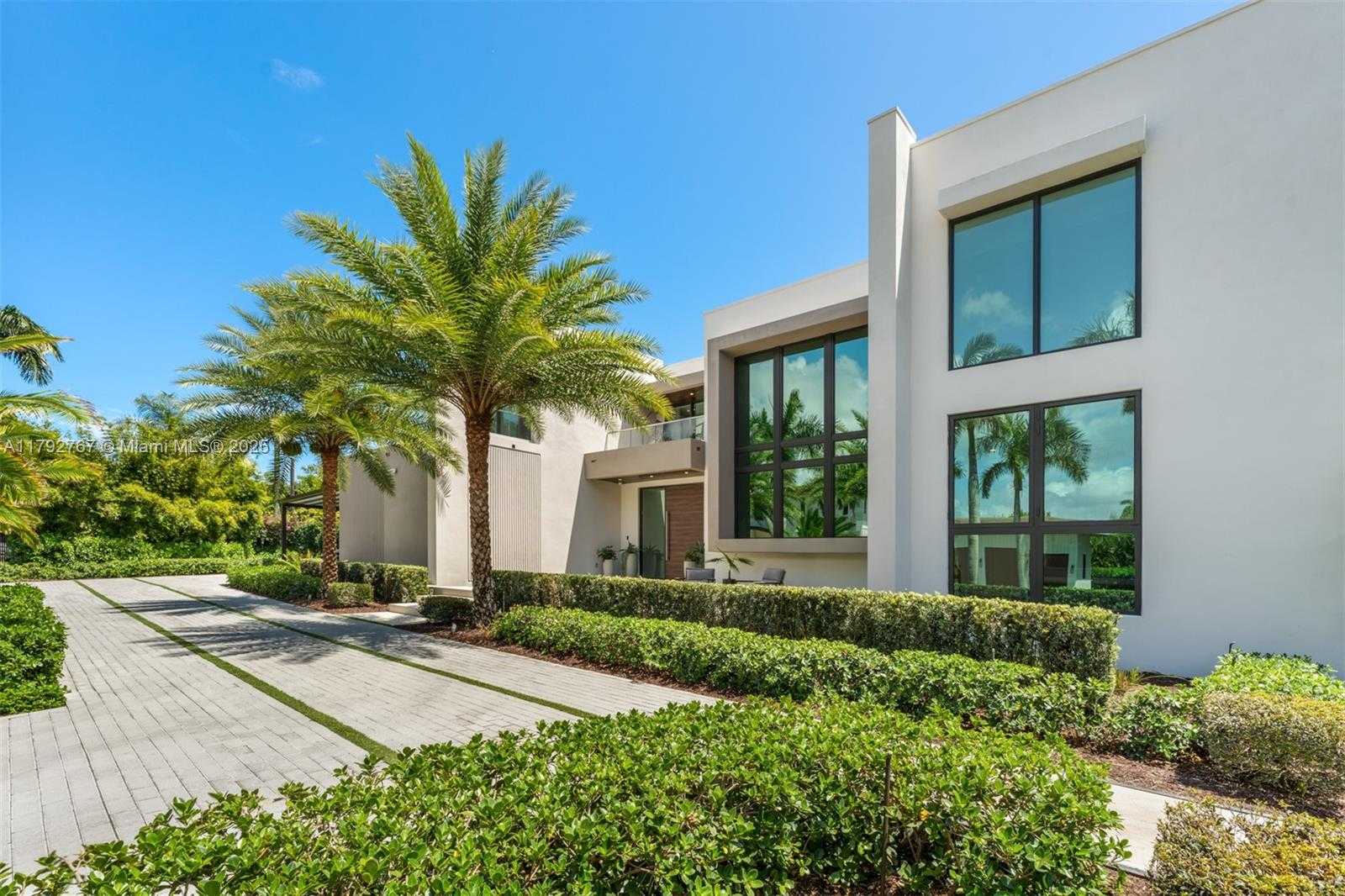 Small Image of 13180 OLD CUTLER RD, Pinecrest Number 7
