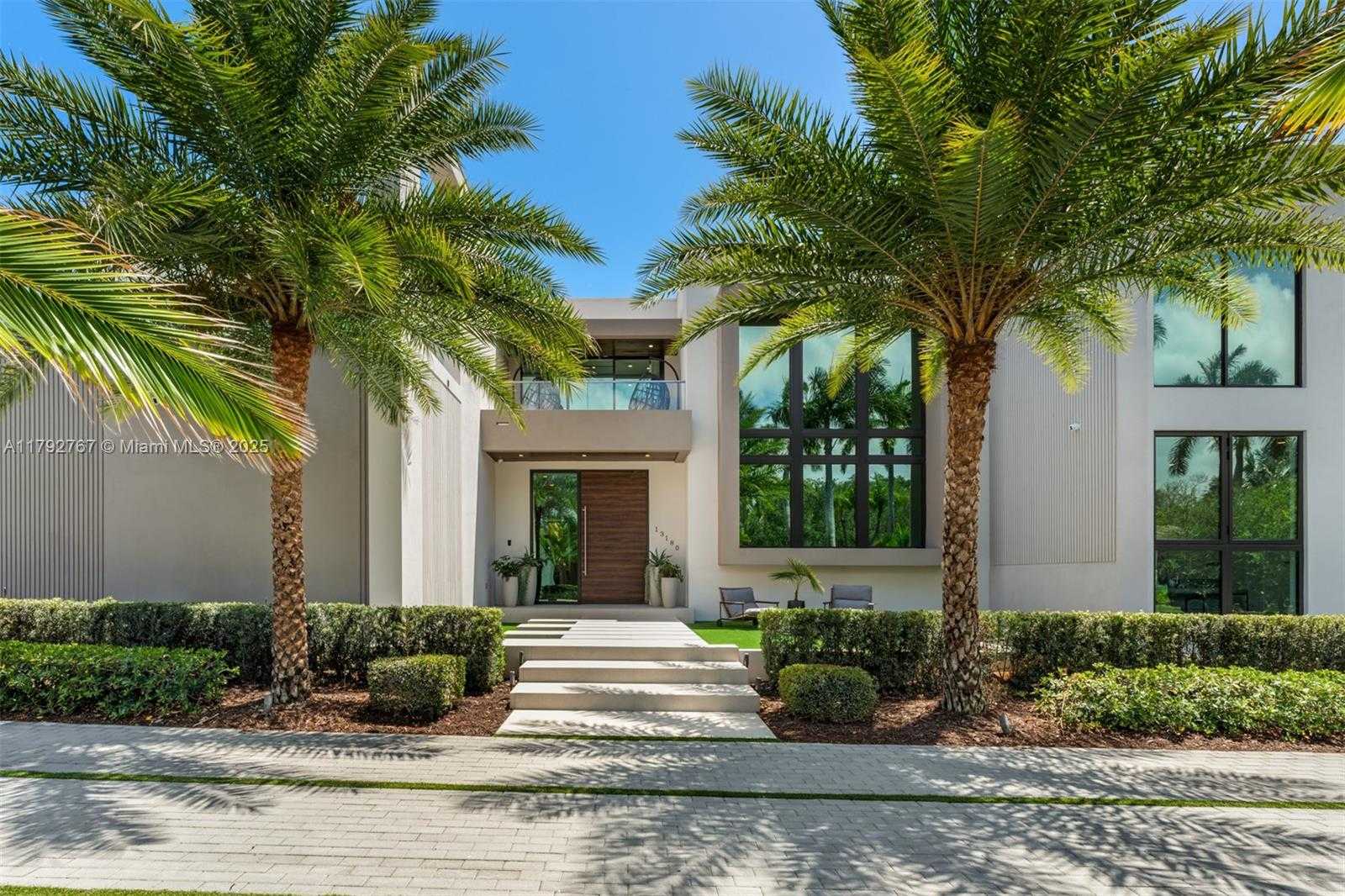 Small Image of 13180 OLD CUTLER RD, Pinecrest Number 8
