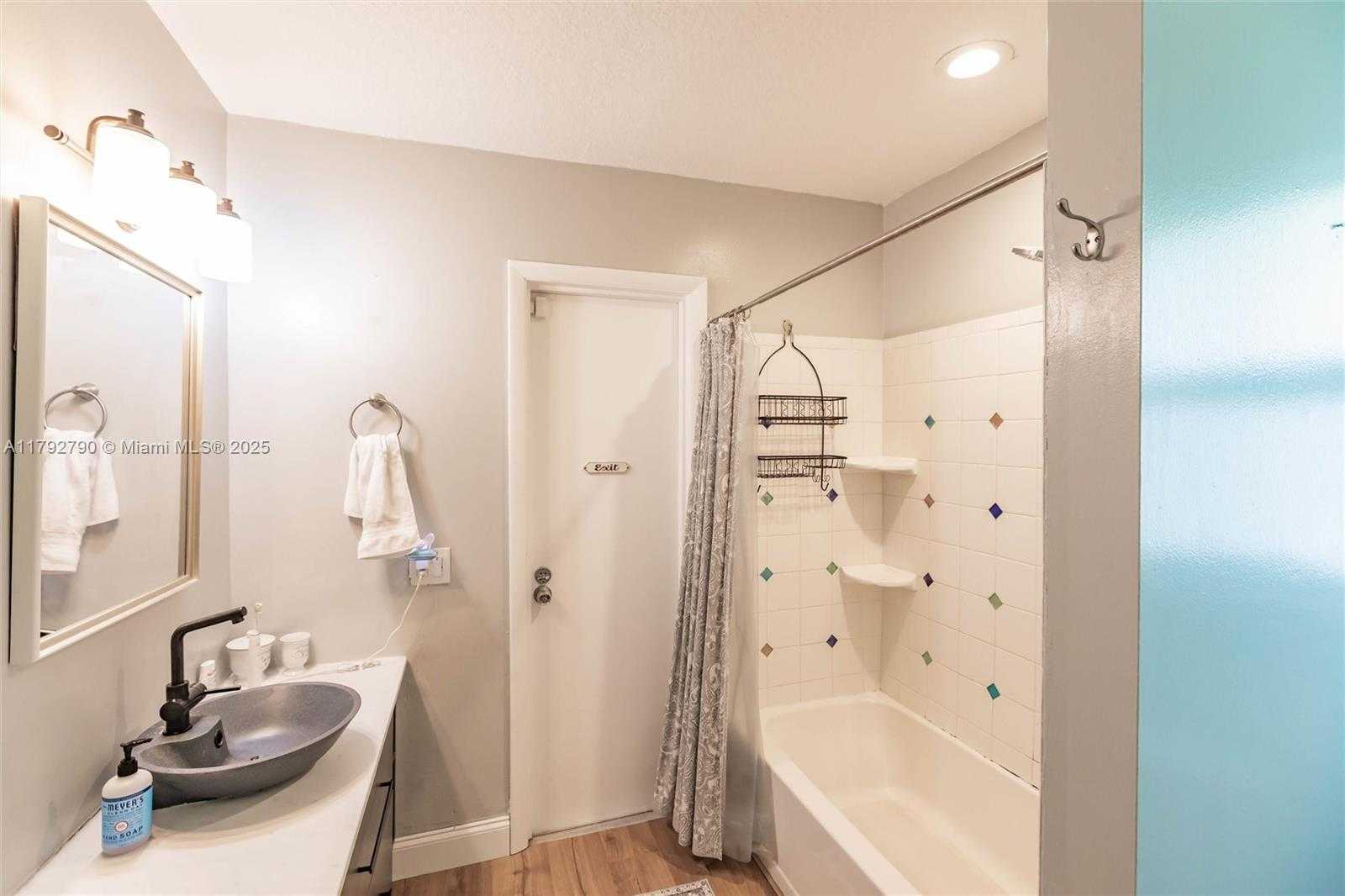 Small Image of 11560 NORTH WEST 26TH ST, Plantation Number 17