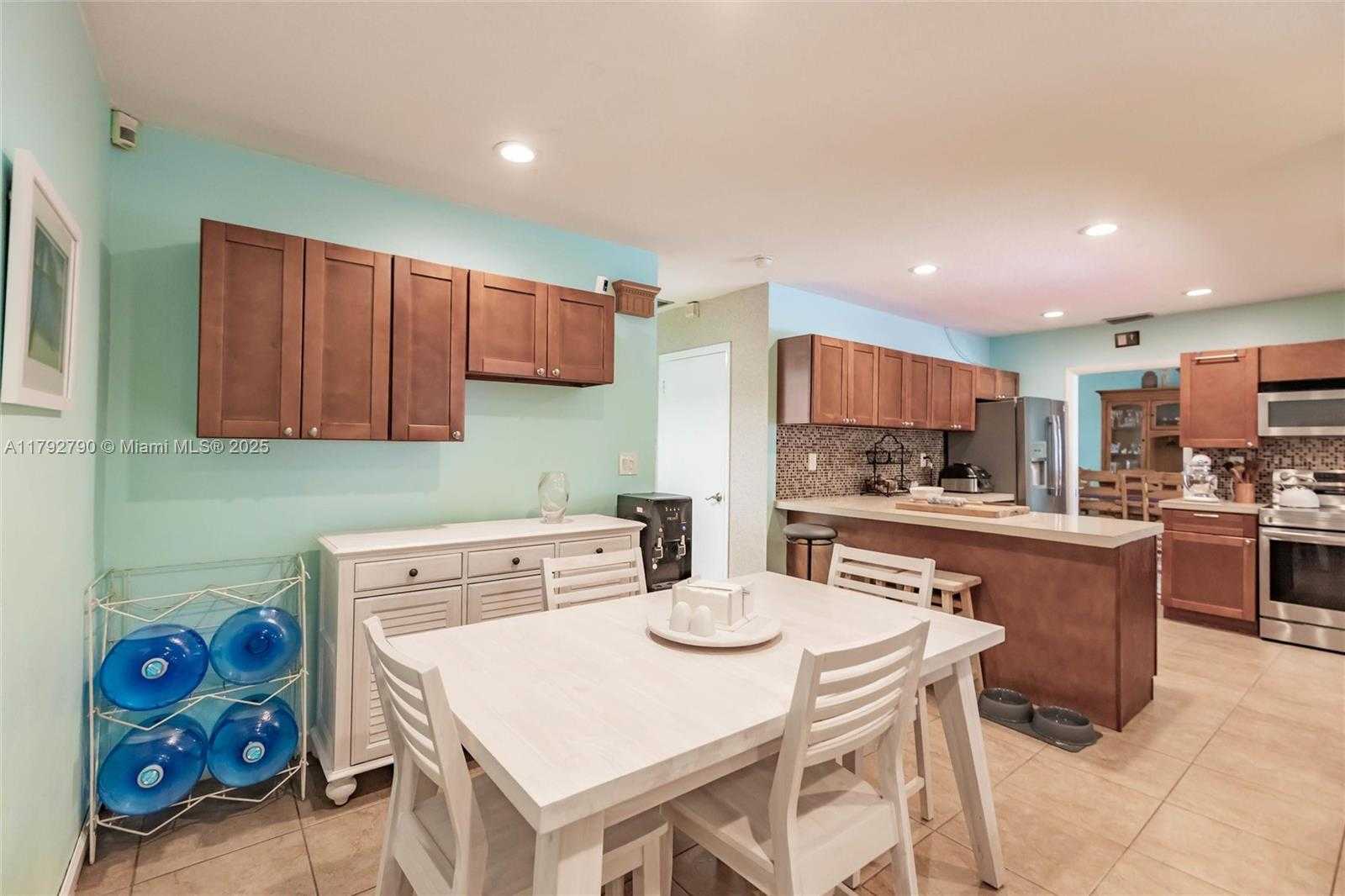 Small Image of 11560 NORTH WEST 26TH ST, Plantation Number 7