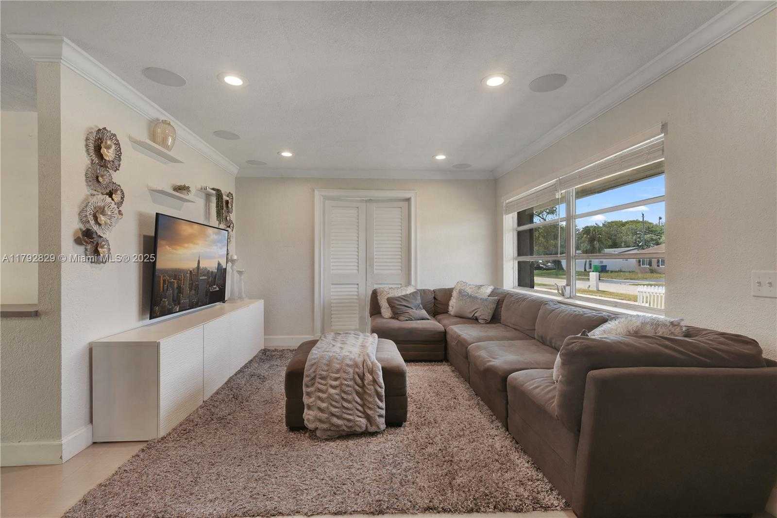 Small Image of 11450 NORTH WEST 45TH PL, Sunrise Number 13