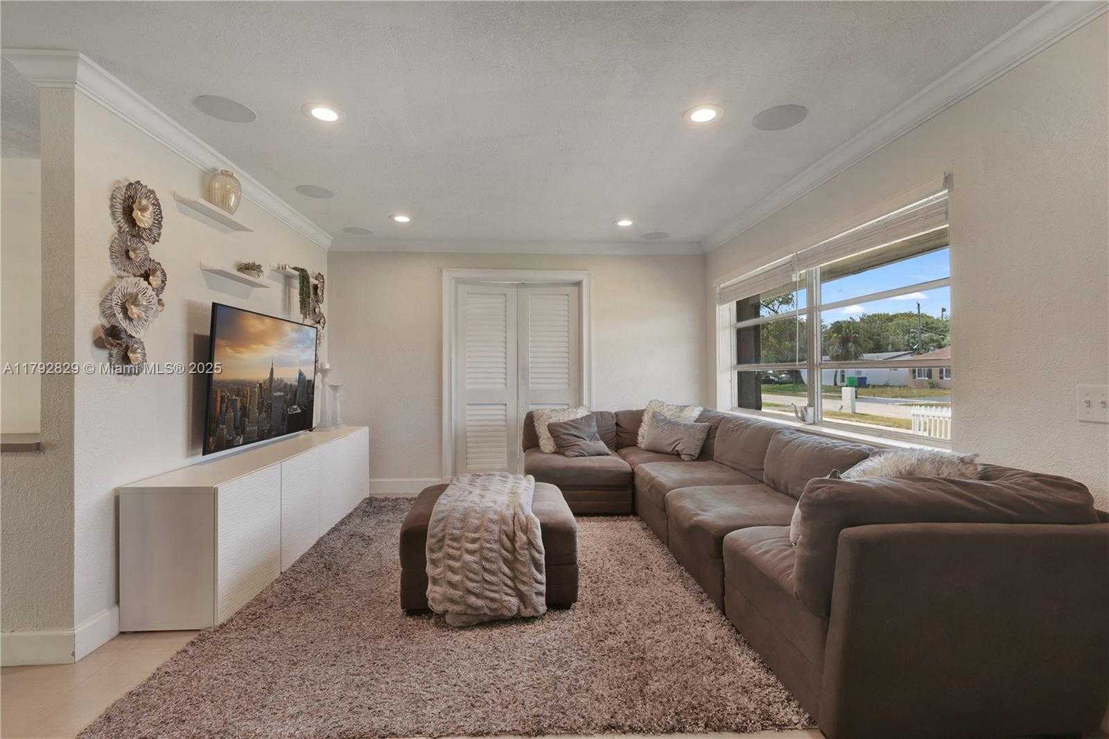Small Image of 11450 NORTH WEST 45TH PL, Sunrise Number 14