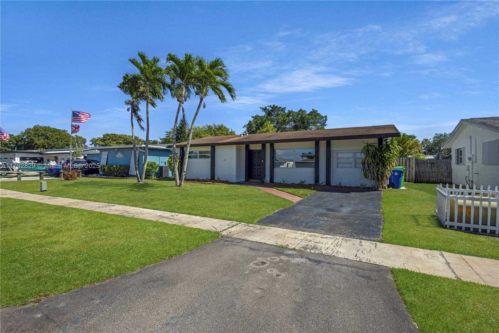 Small Image of 11450 NORTH WEST 45TH PL, Sunrise Number 31