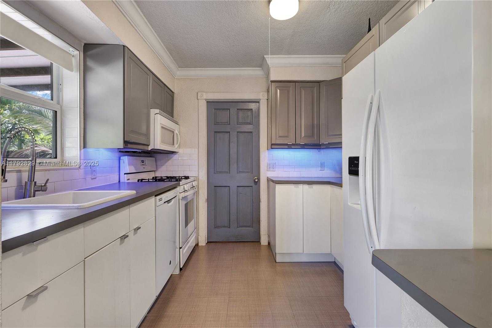 Small Image of 11450 NORTH WEST 45TH PL, Sunrise Number 6