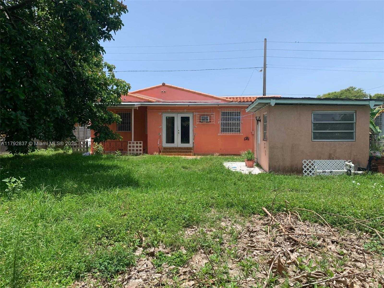 Small Image of 2381 SOUTH WEST 7TH ST, Miami Number 3