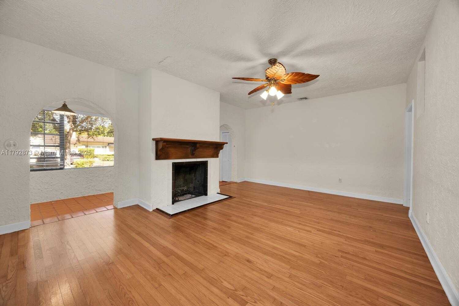 Small Image of 234 ALESIO AVE, Coral Gables Number 11