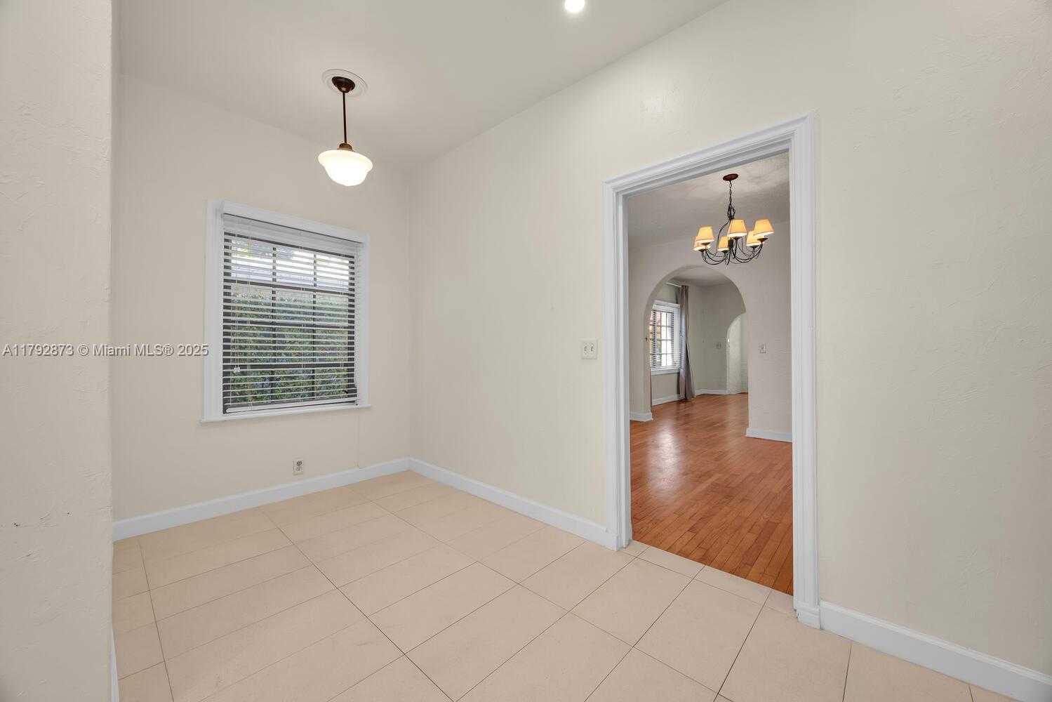 Small Image of 234 ALESIO AVE, Coral Gables Number 18