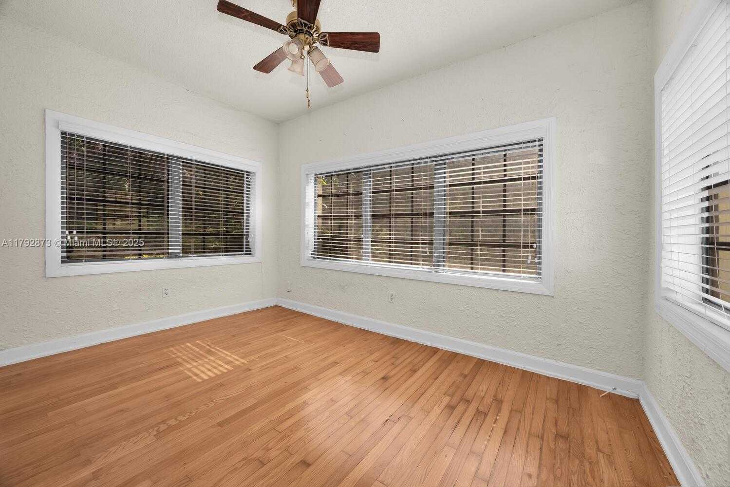 Small Image of 234 ALESIO AVE, Coral Gables Number 24