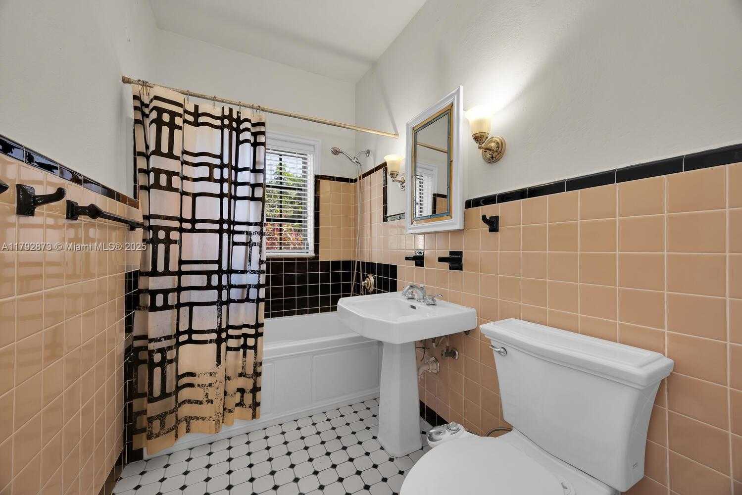 Small Image of 234 ALESIO AVE, Coral Gables Number 26