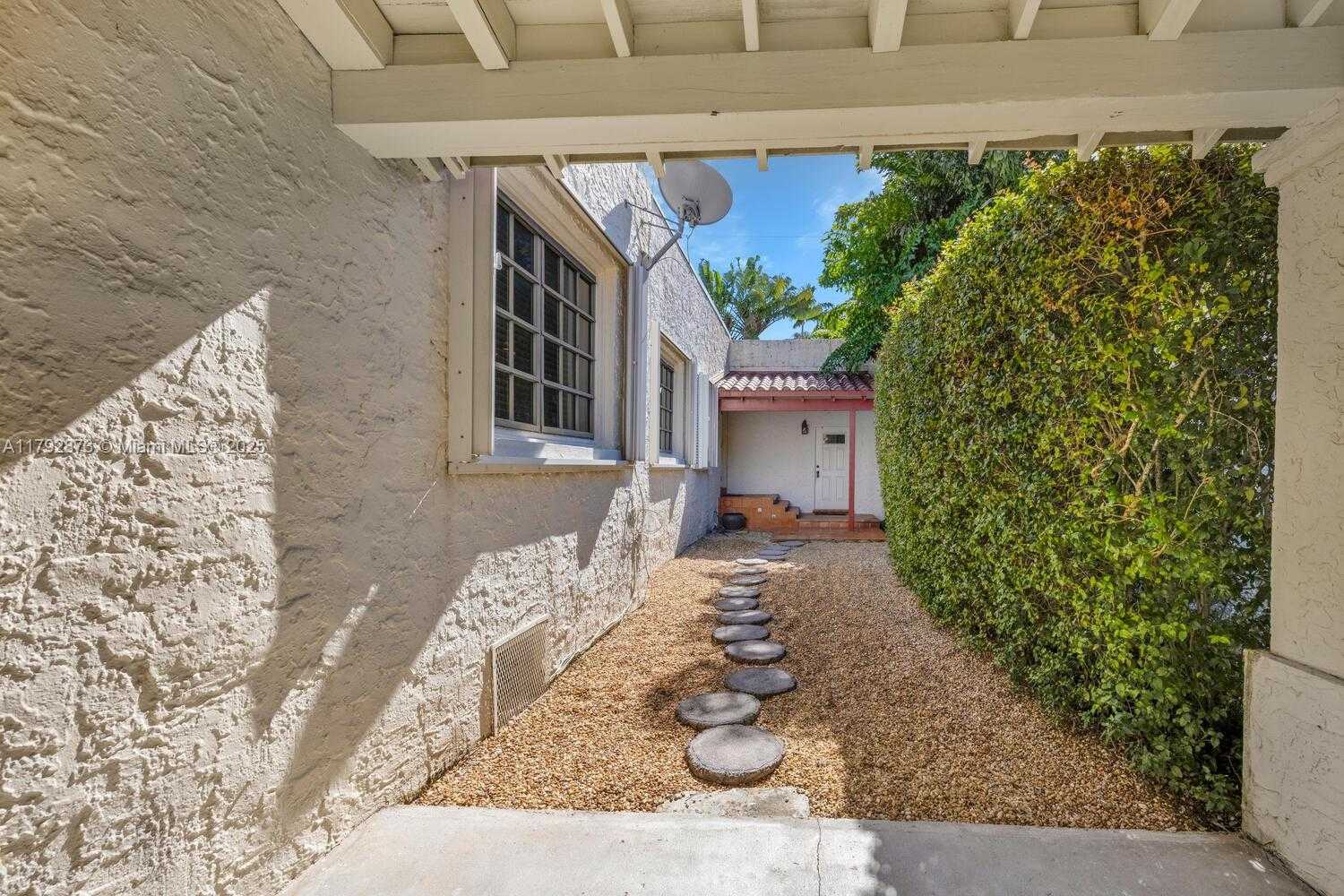 Small Image of 234 ALESIO AVE, Coral Gables Number 39