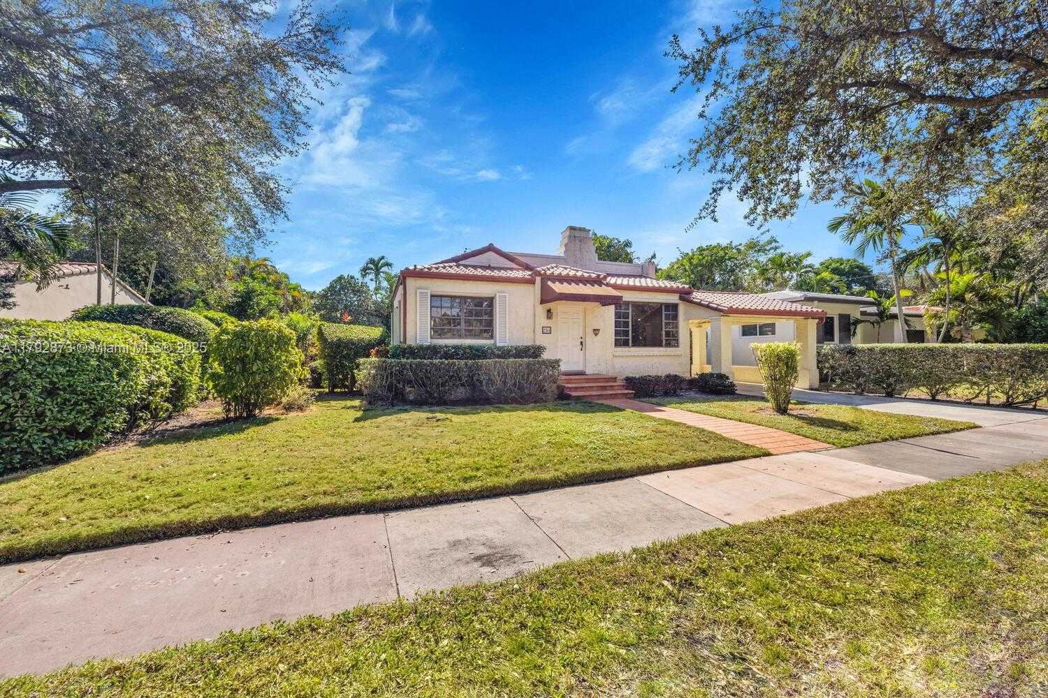 Small Image of 234 ALESIO AVE, Coral Gables Number 4
