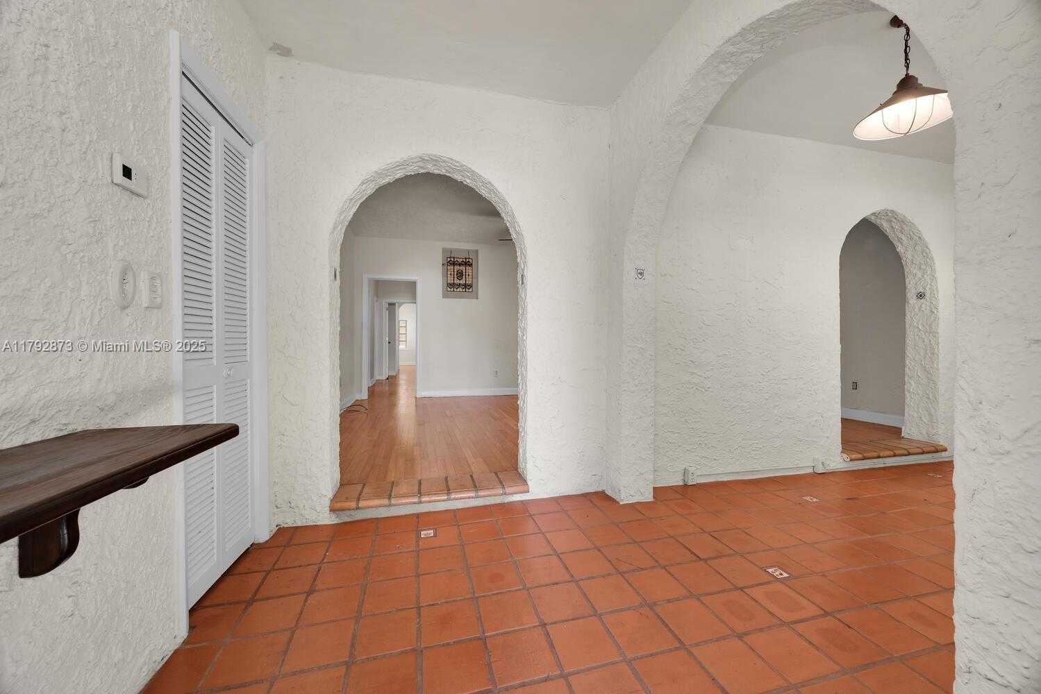 Small Image of 234 ALESIO AVE, Coral Gables Number 5