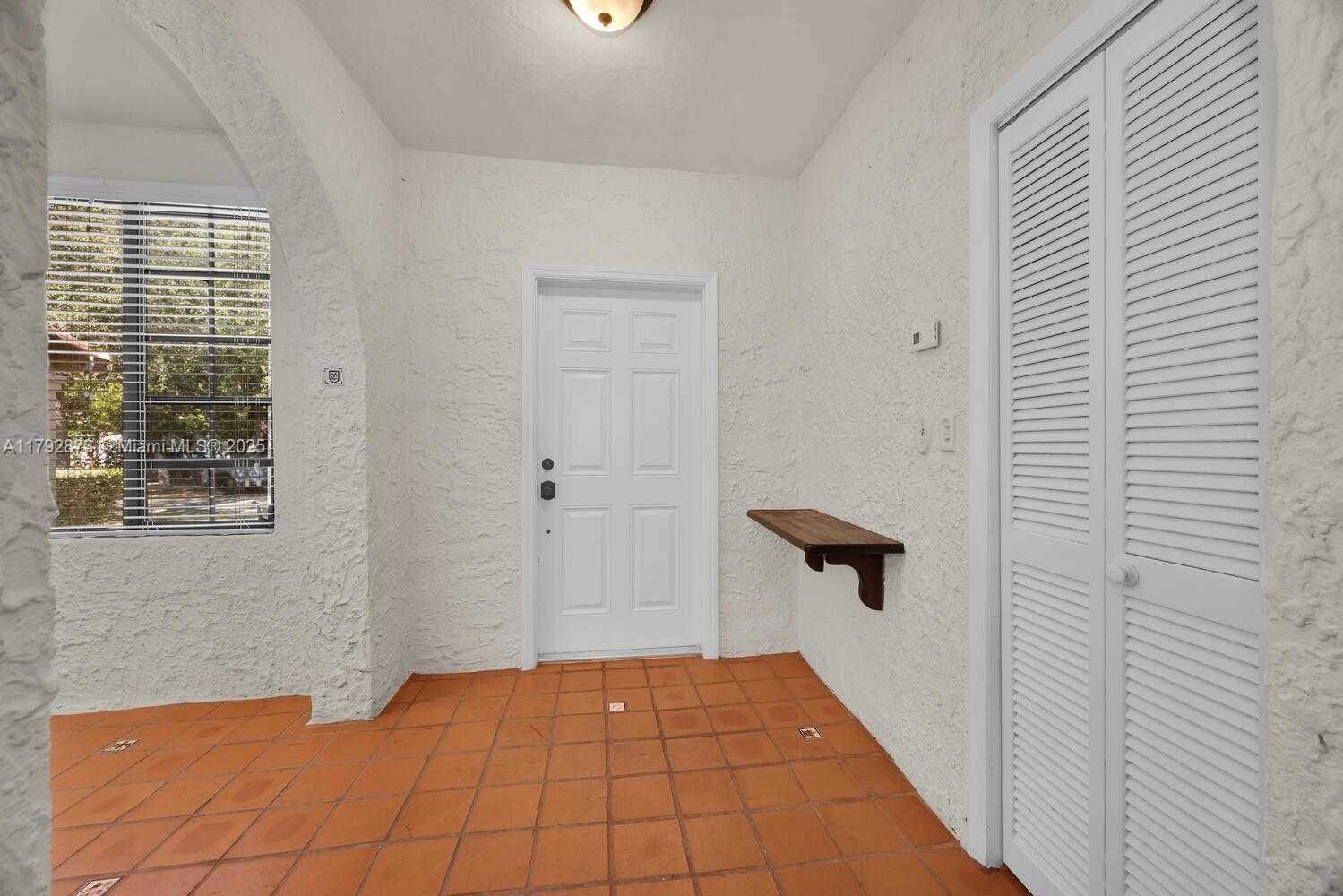 Small Image of 234 ALESIO AVE, Coral Gables Number 6