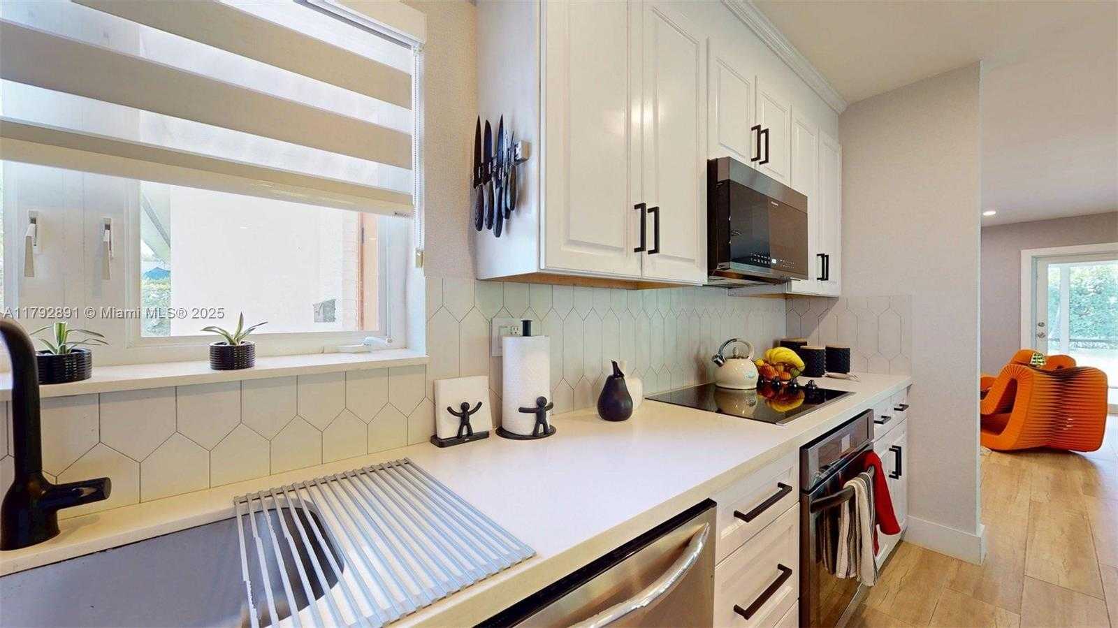 Small Image of 6600 SOUTH WEST 144TH ST, Coral Gables Number 18
