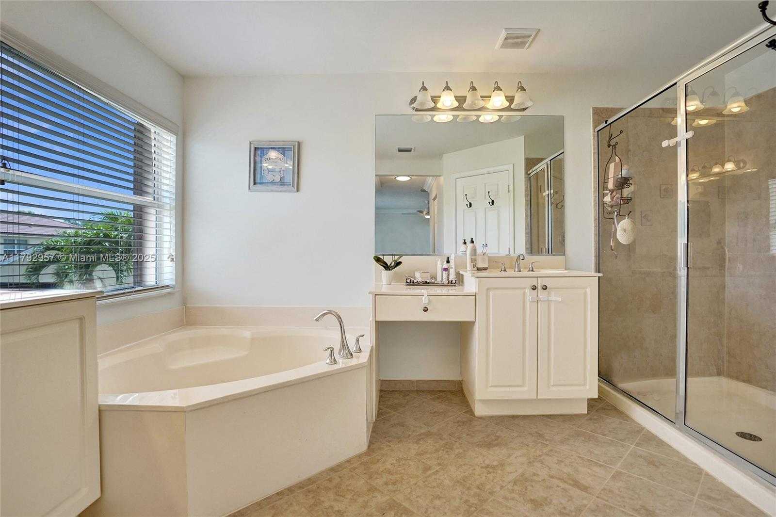 Small Image of 7643 CORKWOOD AVE, Boynton Beach Number 17