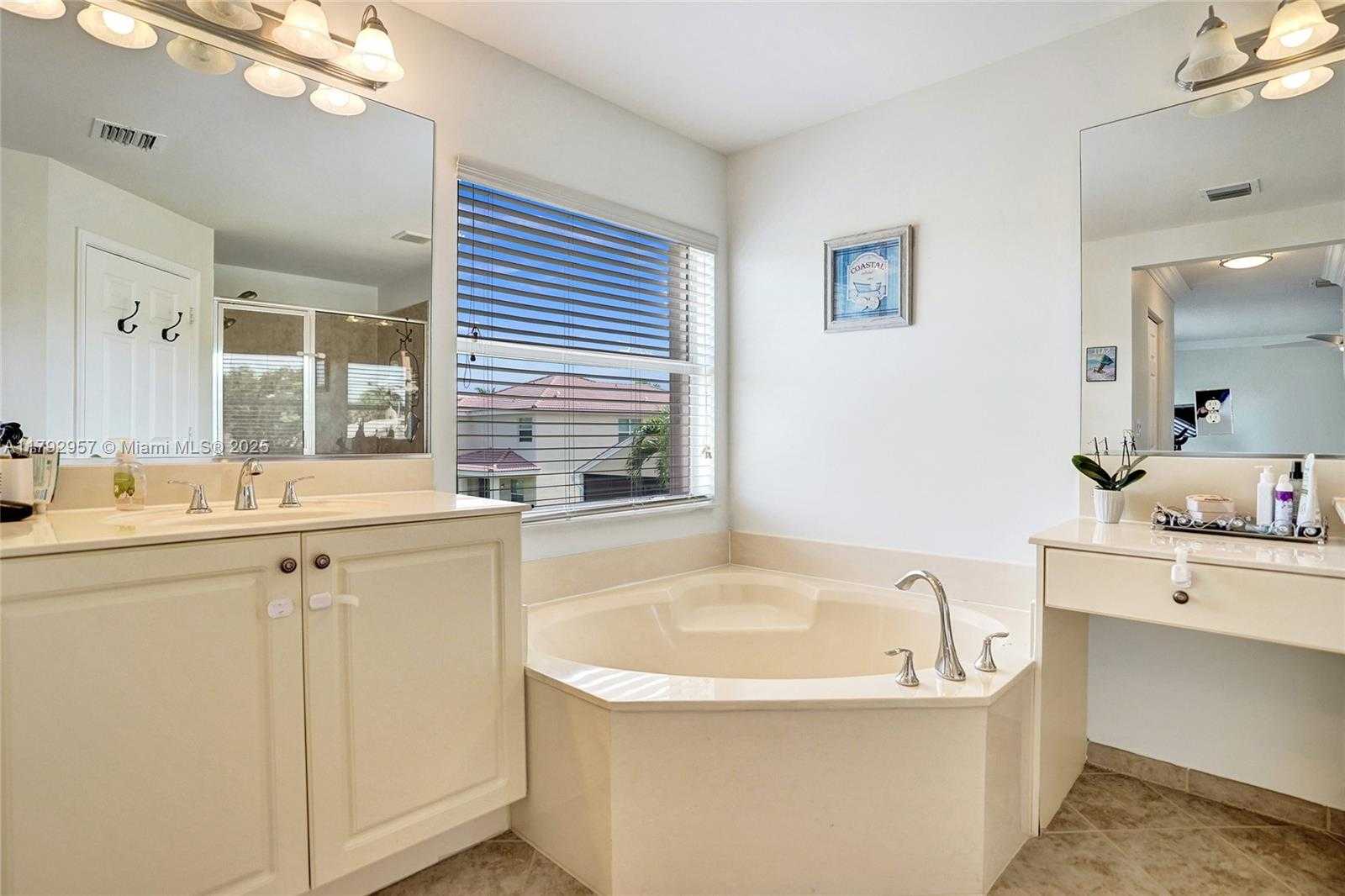 Small Image of 7643 CORKWOOD AVE, Boynton Beach Number 19