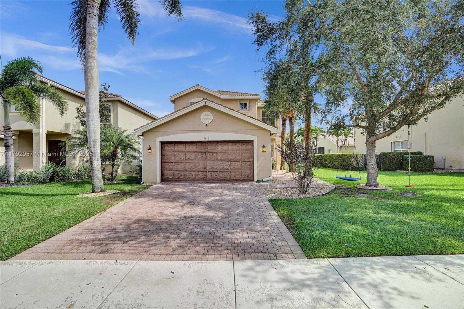 Small Image of 7643 CORKWOOD AVE, Boynton Beach Number 2