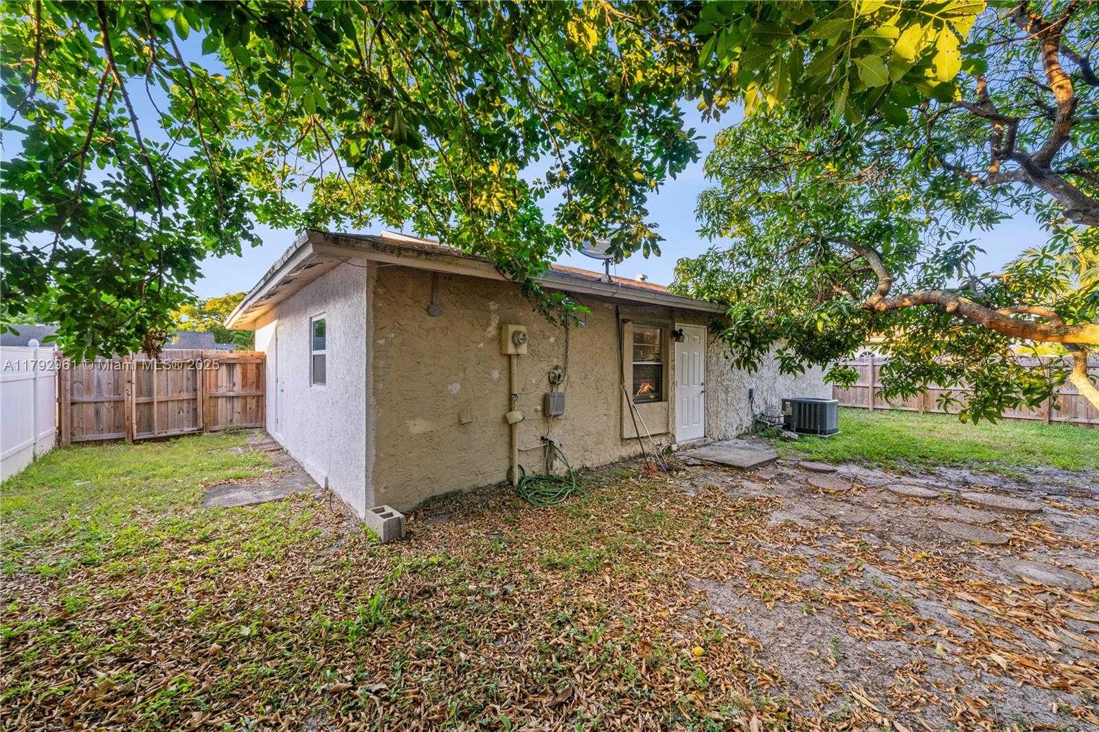 Small Image of 8170 SOUTH WEST 5TH ST, North Lauderdale Number 32