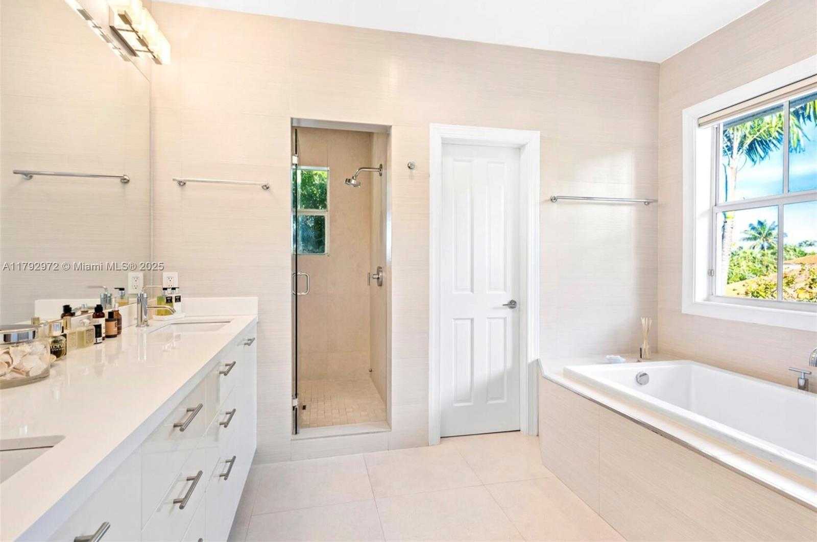 Small Image of 164, Key Biscayne Number 11