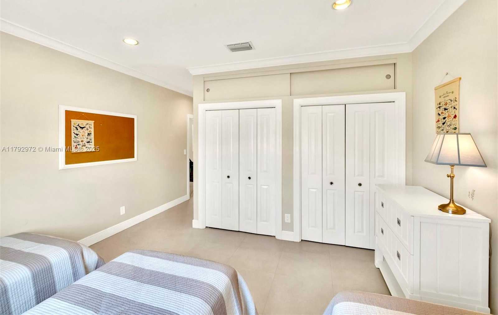 Small Image of 164, Key Biscayne Number 16