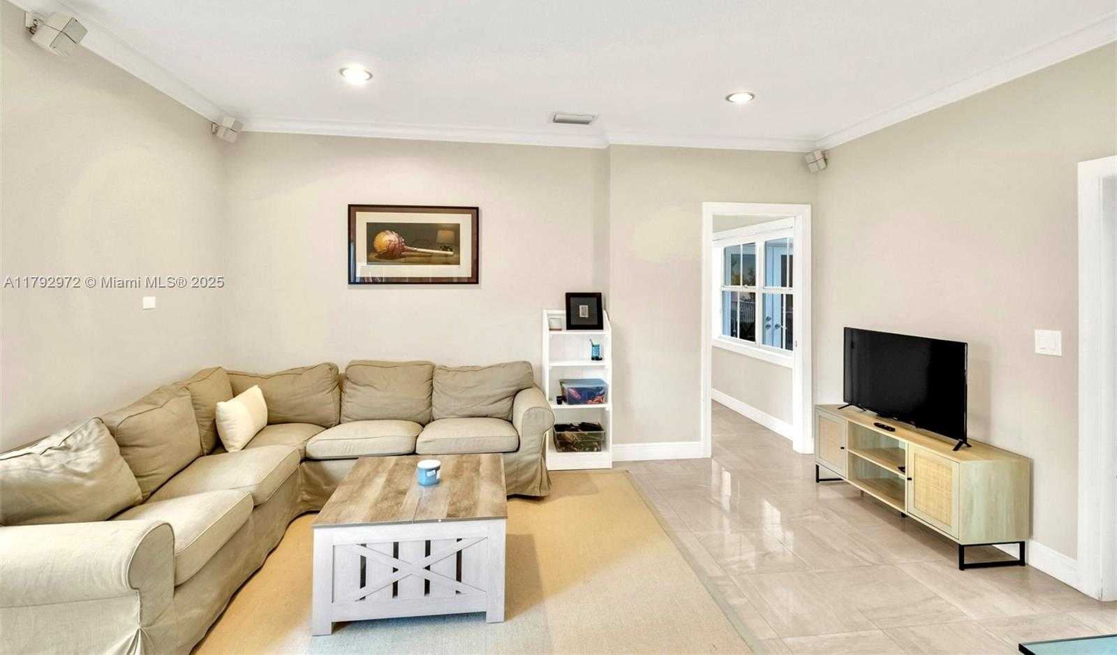 Small Image of 164, Key Biscayne Number 23