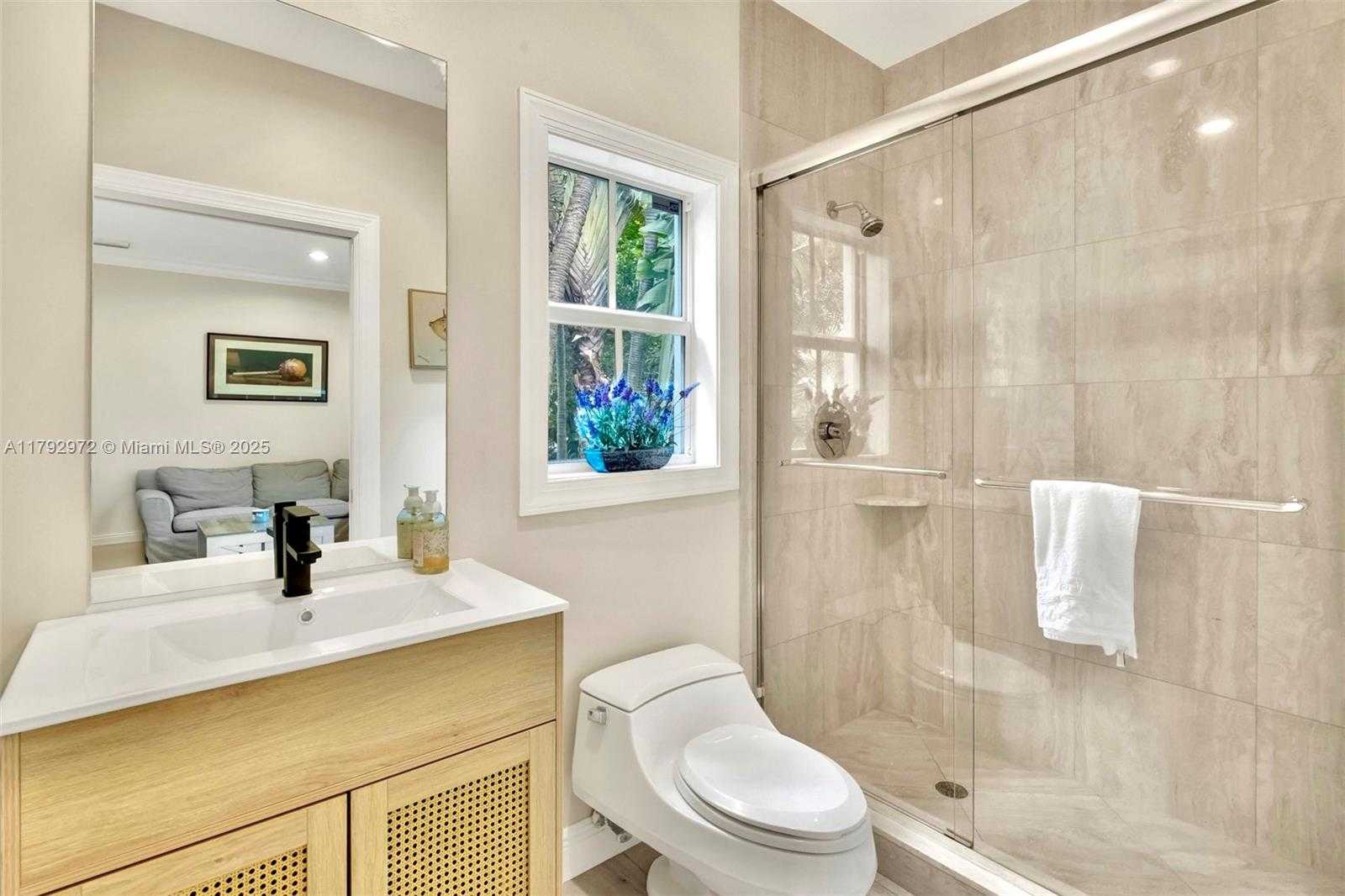 Small Image of 164, Key Biscayne Number 24