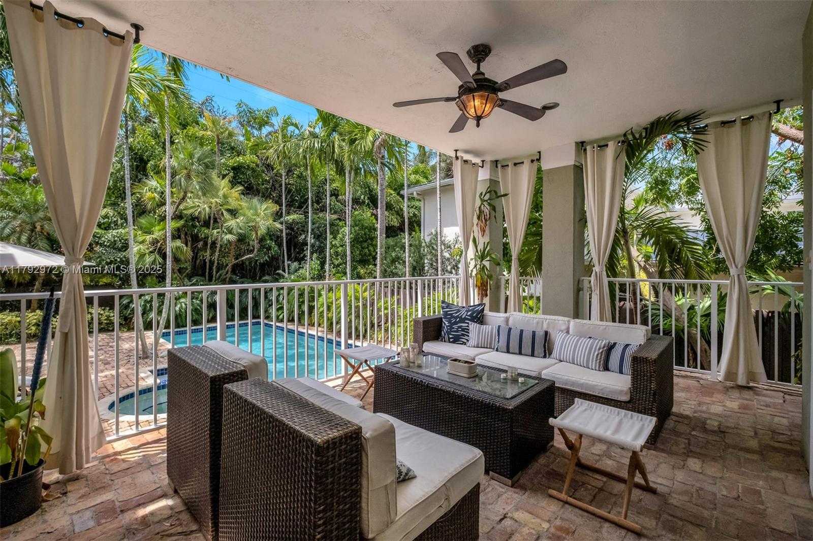 Small Image of 164, Key Biscayne Number 27