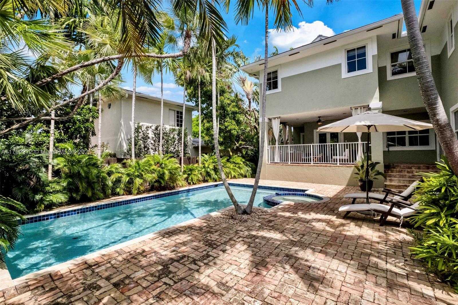 Small Image of 164, Key Biscayne Number 28