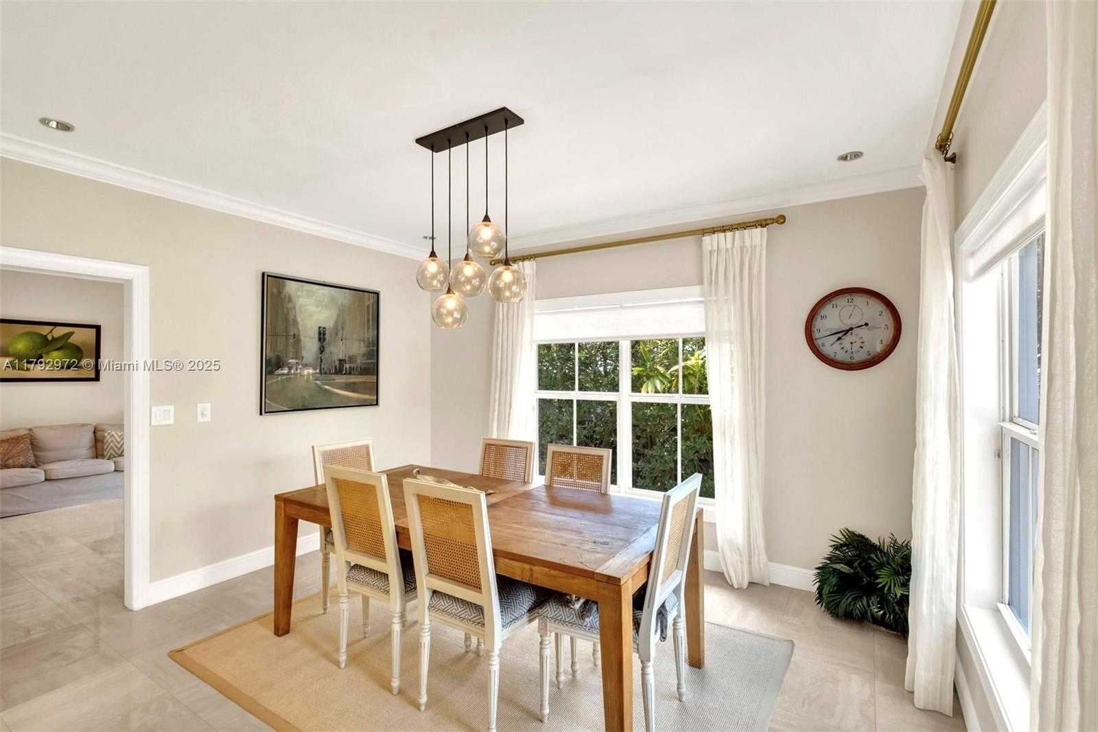 Small Image of 164, Key Biscayne Number 8