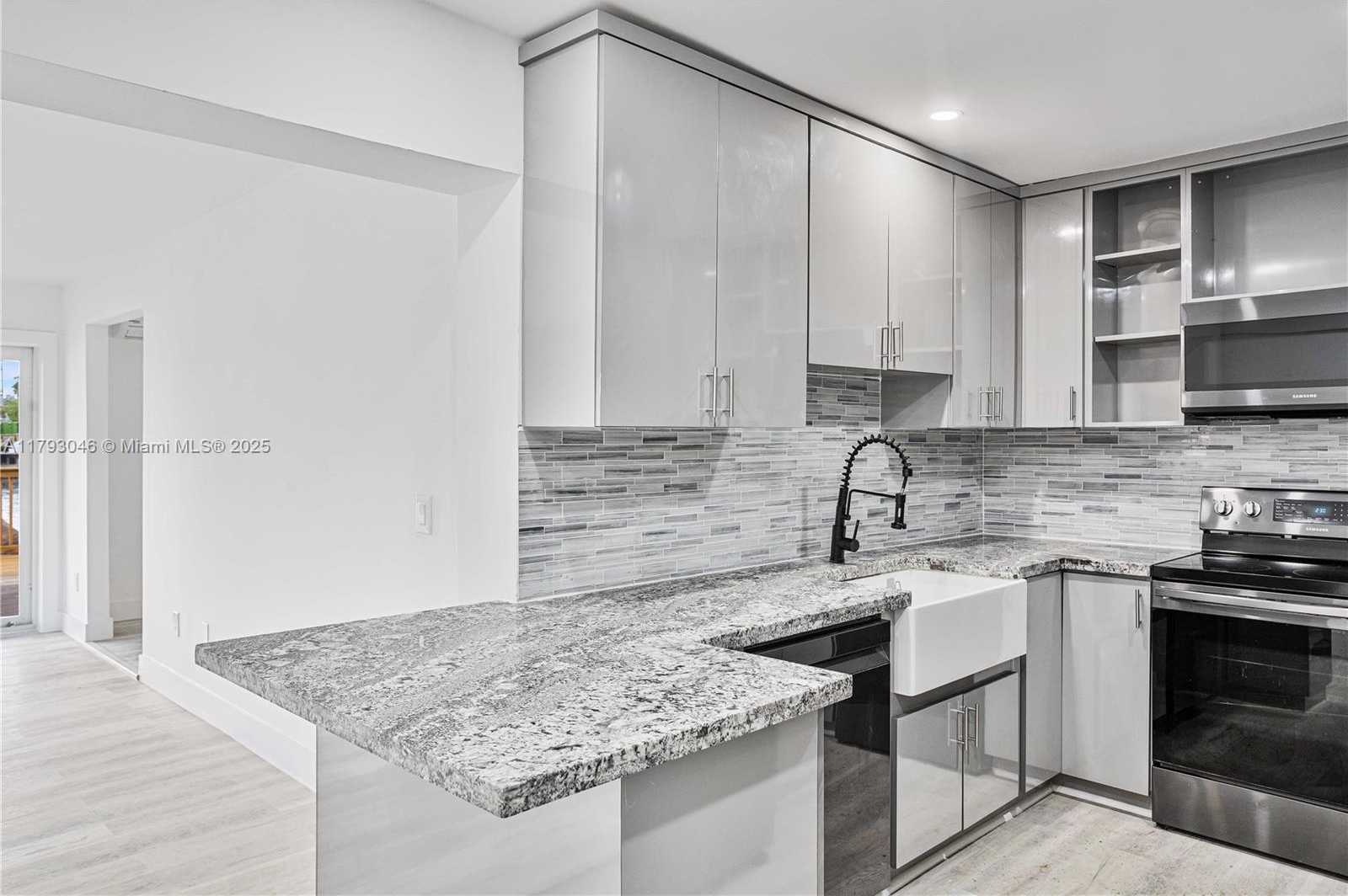 Small Image of 4157 SOUTH WEST 49TH CT, Dania Beach Number 13