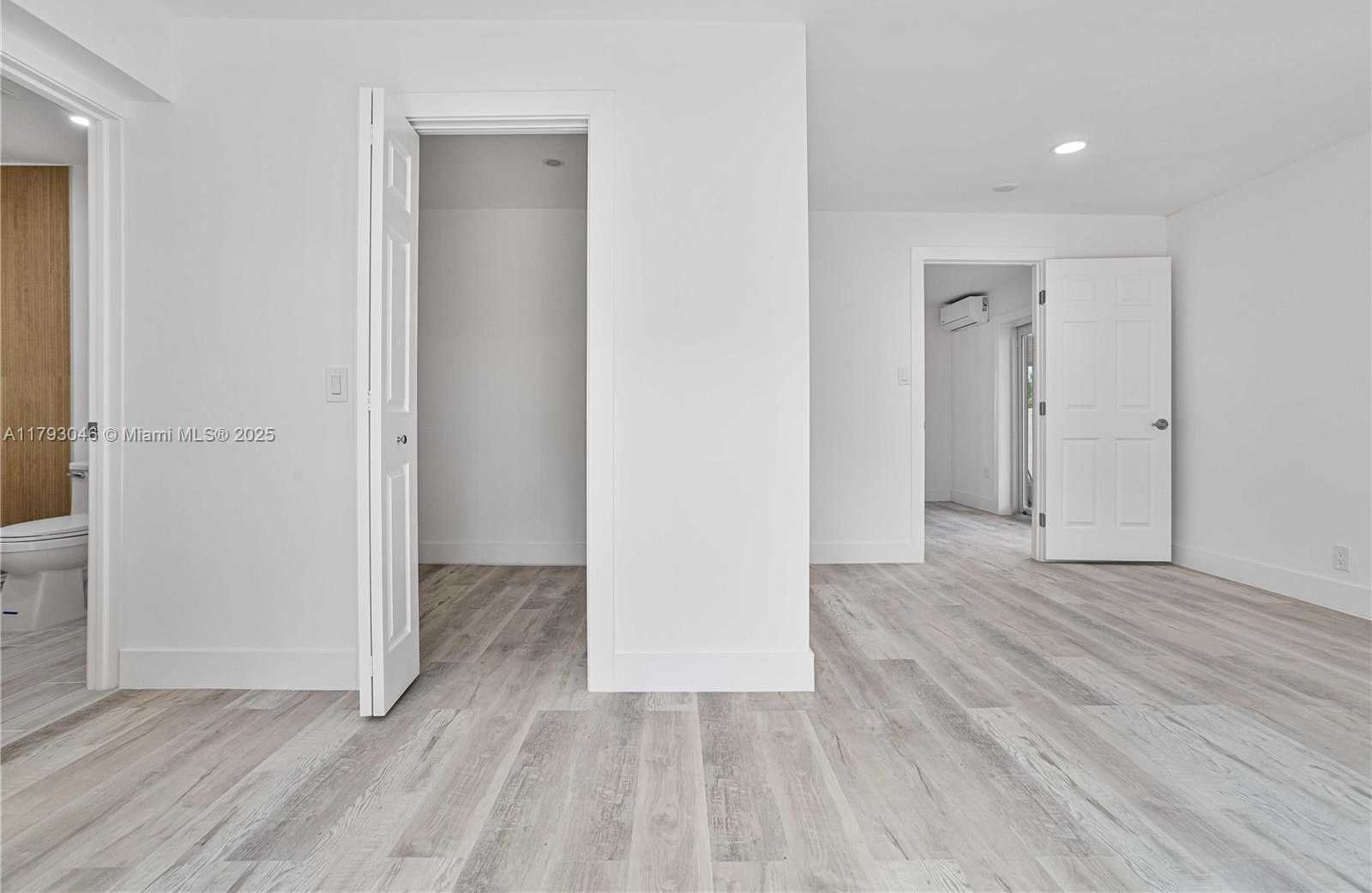 Small Image of 4157 SOUTH WEST 49TH CT, Dania Beach Number 20