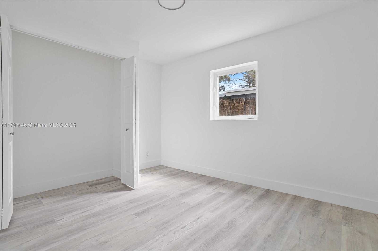 Small Image of 4157 SOUTH WEST 49TH CT, Dania Beach Number 30