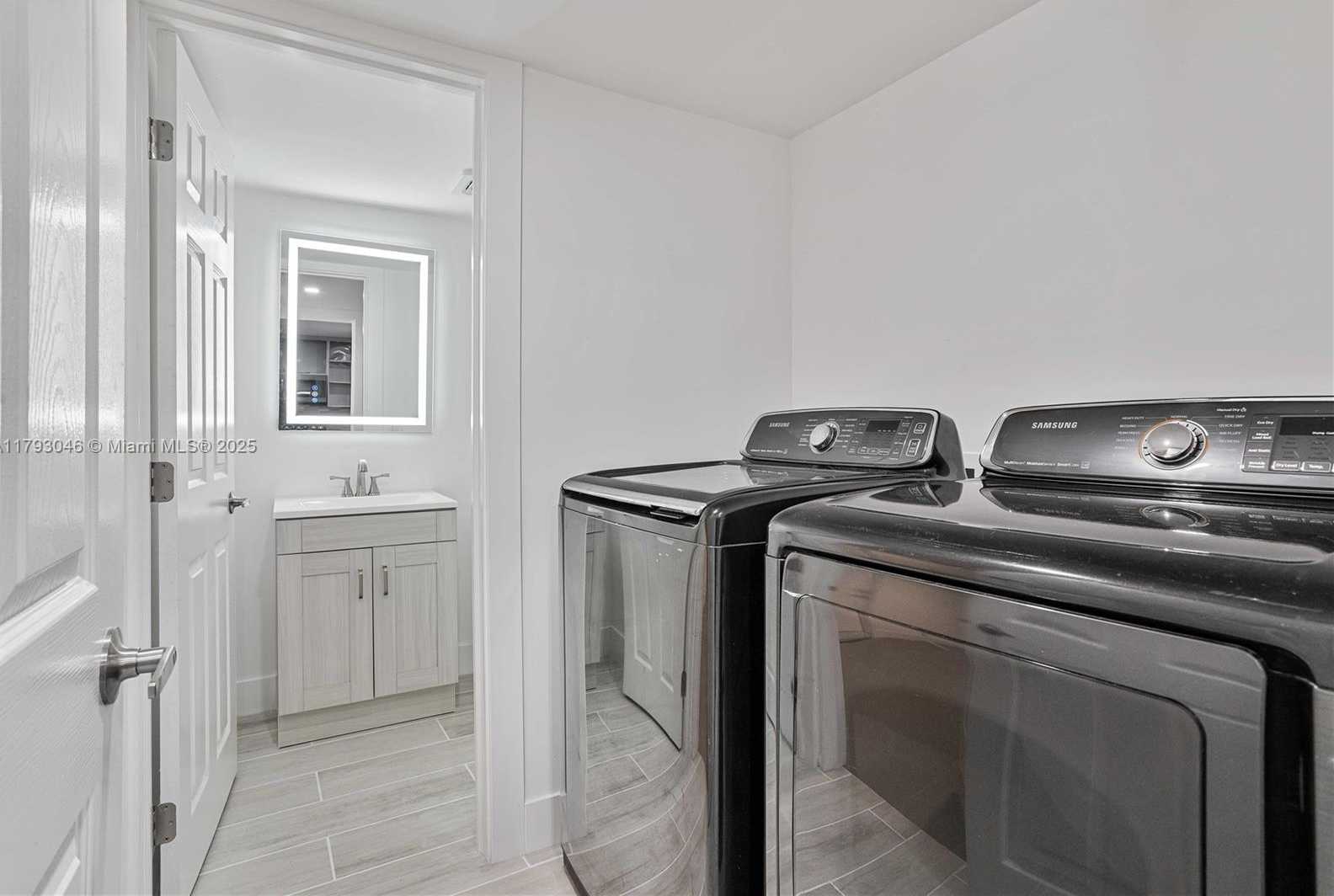 Small Image of 4157 SOUTH WEST 49TH CT, Dania Beach Number 33