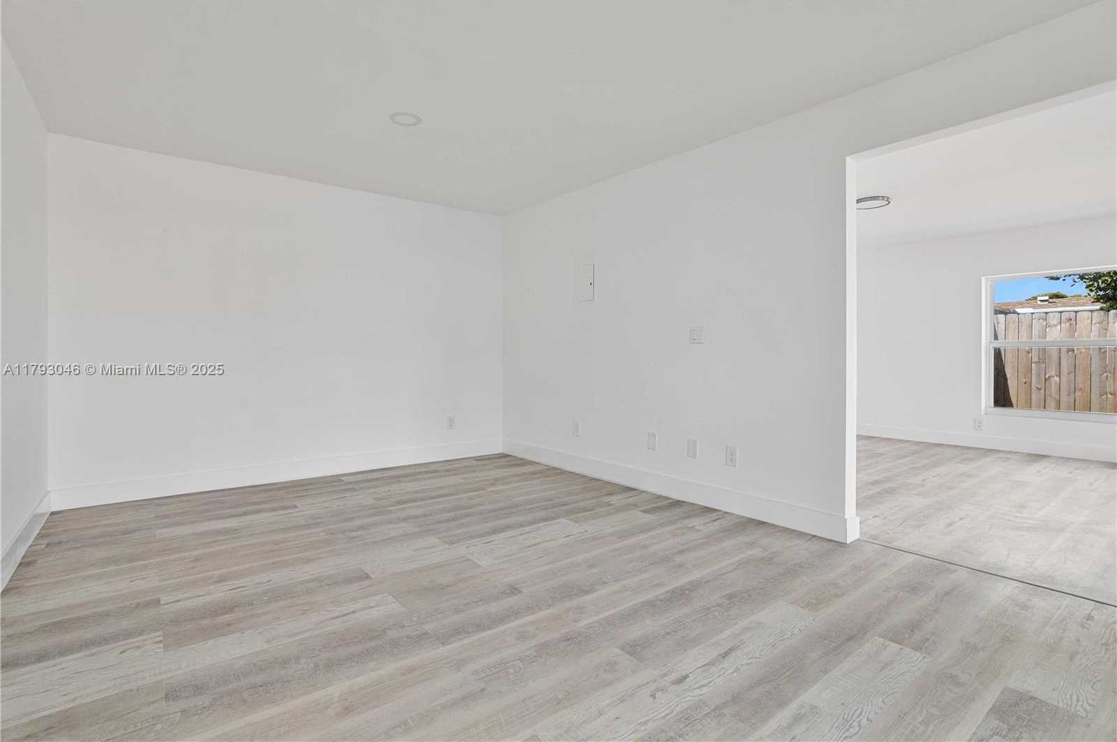 Small Image of 4157 SOUTH WEST 49TH CT, Dania Beach Number 9