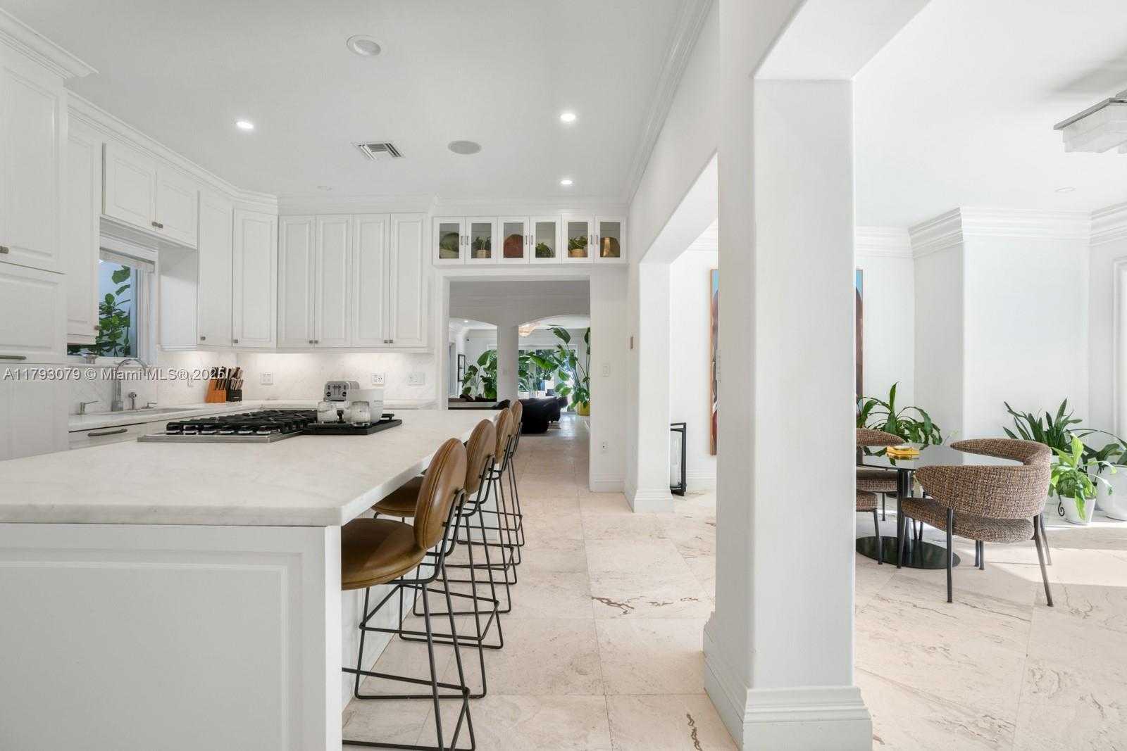 Small Image of 3026 FLAMINGO DR, Miami Beach Number 10