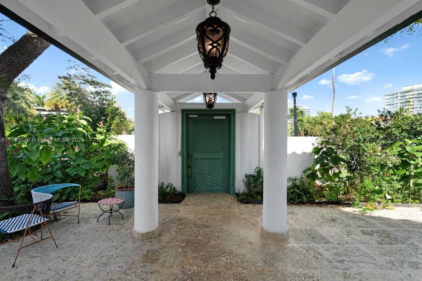 Small Image of 3026 FLAMINGO DR, Miami Beach Number 2