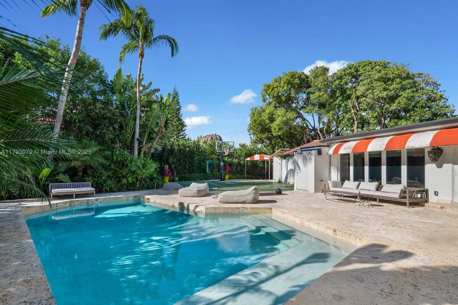 Small Image of 3026 FLAMINGO DR, Miami Beach Number 4
