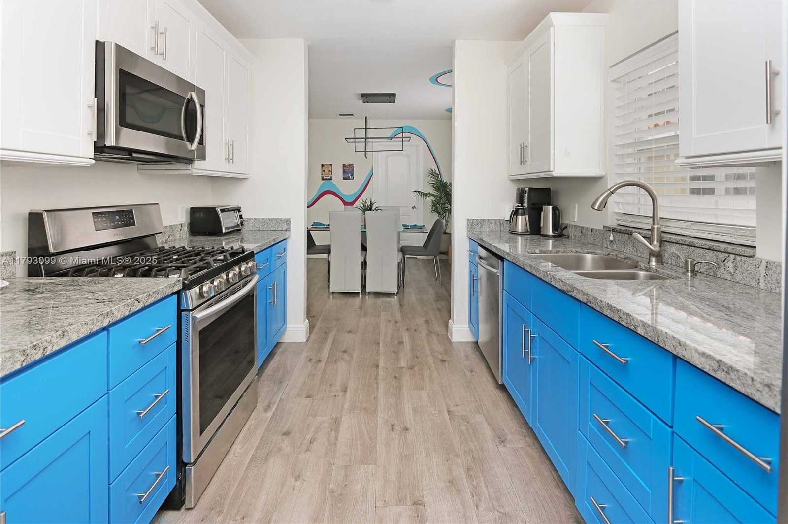 Small Image of 1535 HOLLYWOOD BLVD, Hollywood Number 14